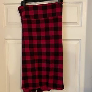 Red and black checker pencil skirt from Torrid, size 4 (26w).